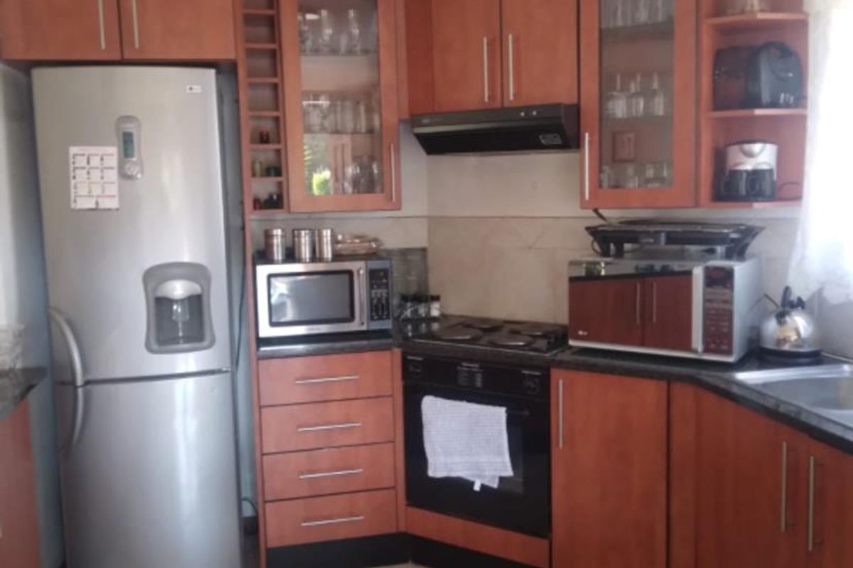 Two-Bedroom Cluster for Sale with Spacious Convertible Loft - Photo 3