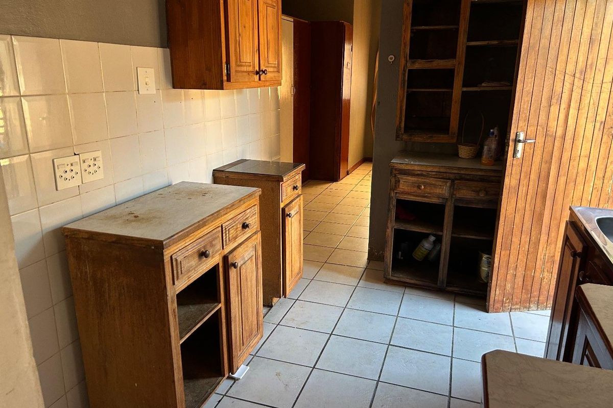 5 Bedroom Family House in Pretoria Gardens - Photo 5