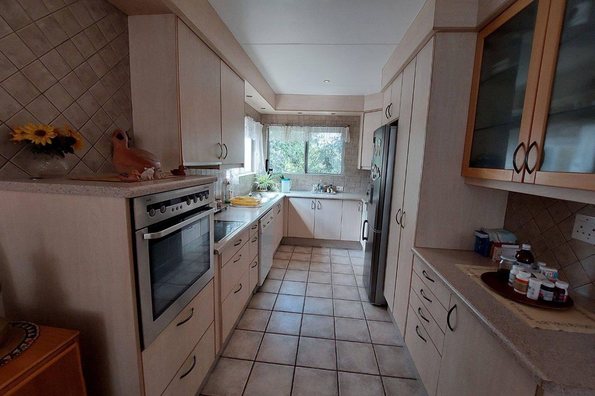 For Sale  Olympia - Freestanding home with flat - Photo 3