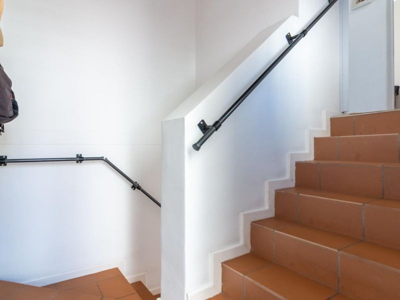 A rare blend of natural light, beauty, convenience and calm - Photo 4