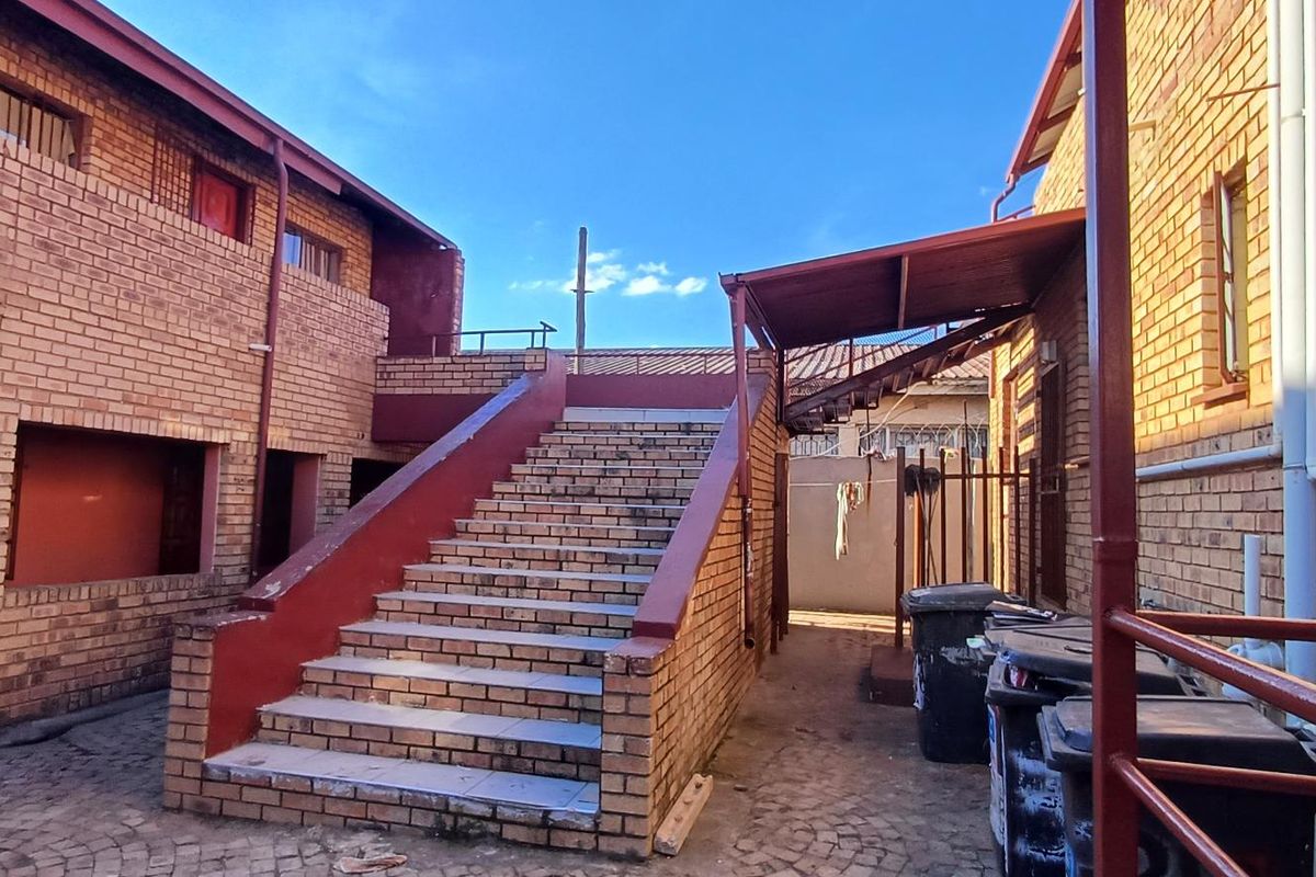 Dream investment! 10 rented units - Photo 3