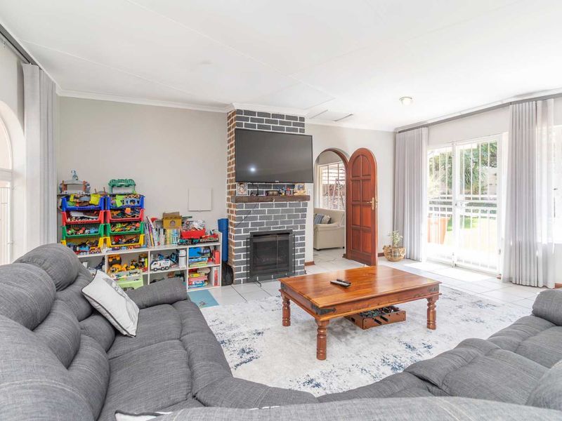 **Charming 4-Bedroom Home in the Heart of Northwold** - Photo 4