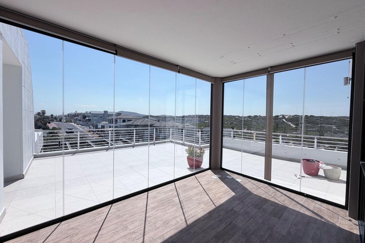 Luxury Penthouse with Panoramic Ocean & Table Mountain Views - Photo 5