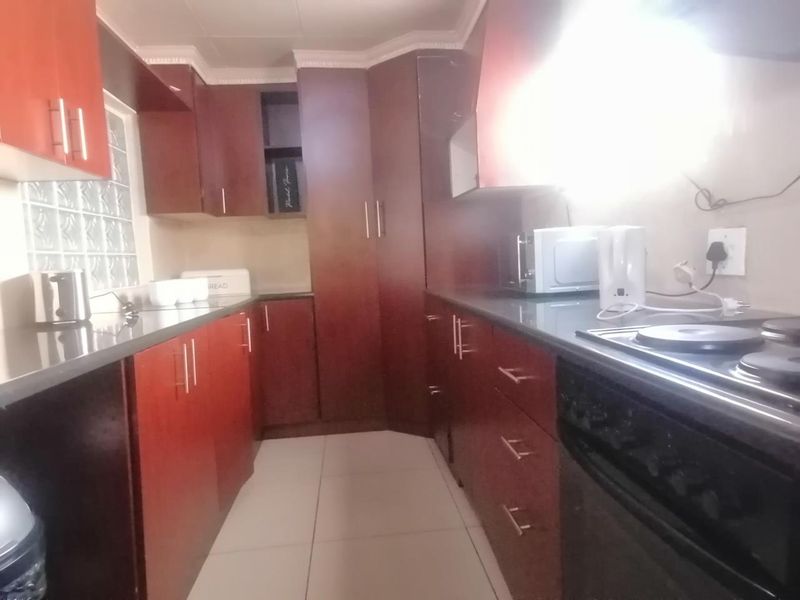 2 Bedroom House for Sale in Westbery - Photo 7