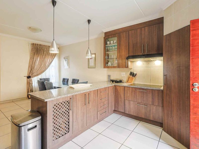 Amazing Three Bedroom Full title House for Sale in Secure Estate in Pretoria East - Photo 4