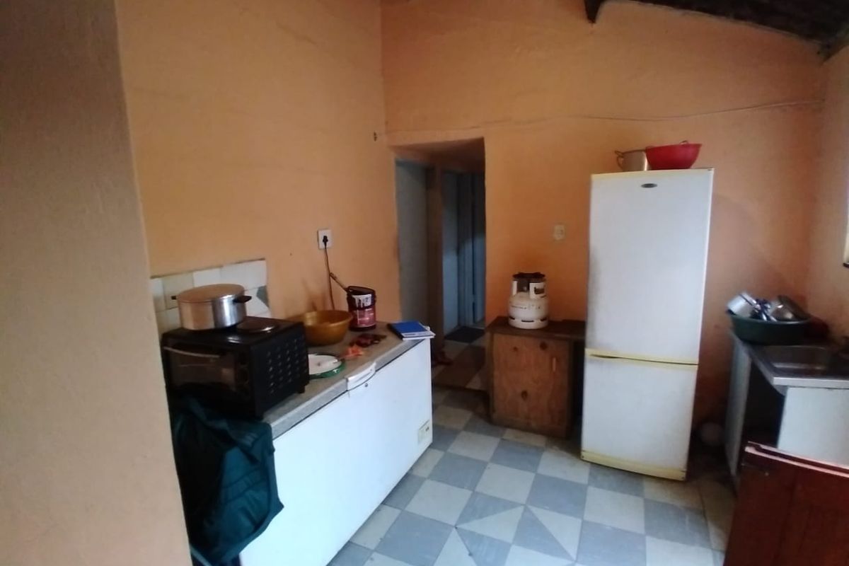 SPASCIOUS HOUSE FOR SALE - Photo 5