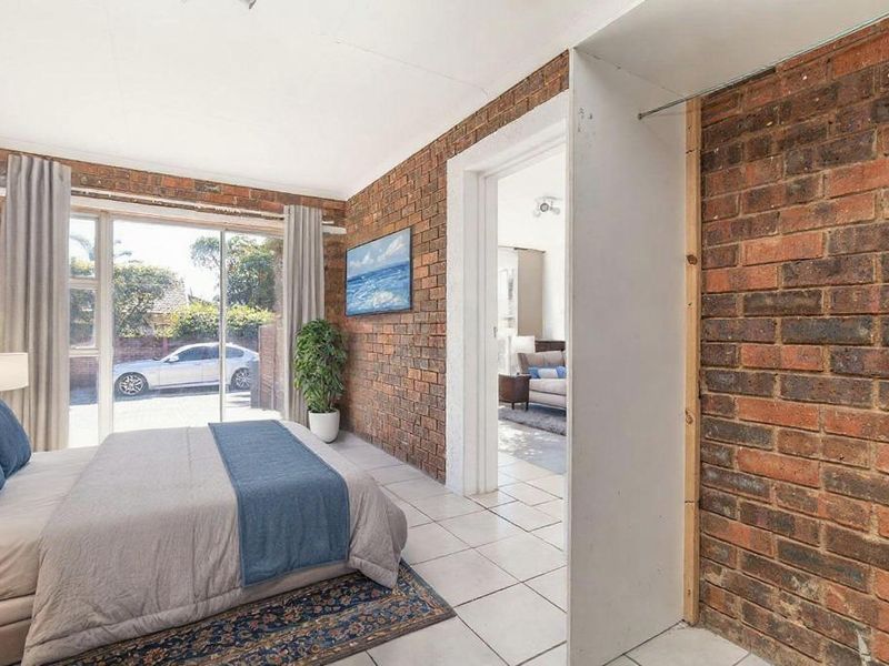 Light-Filled Lock-Up-and-Go Home in Sought-After Radiokop - Photo 8