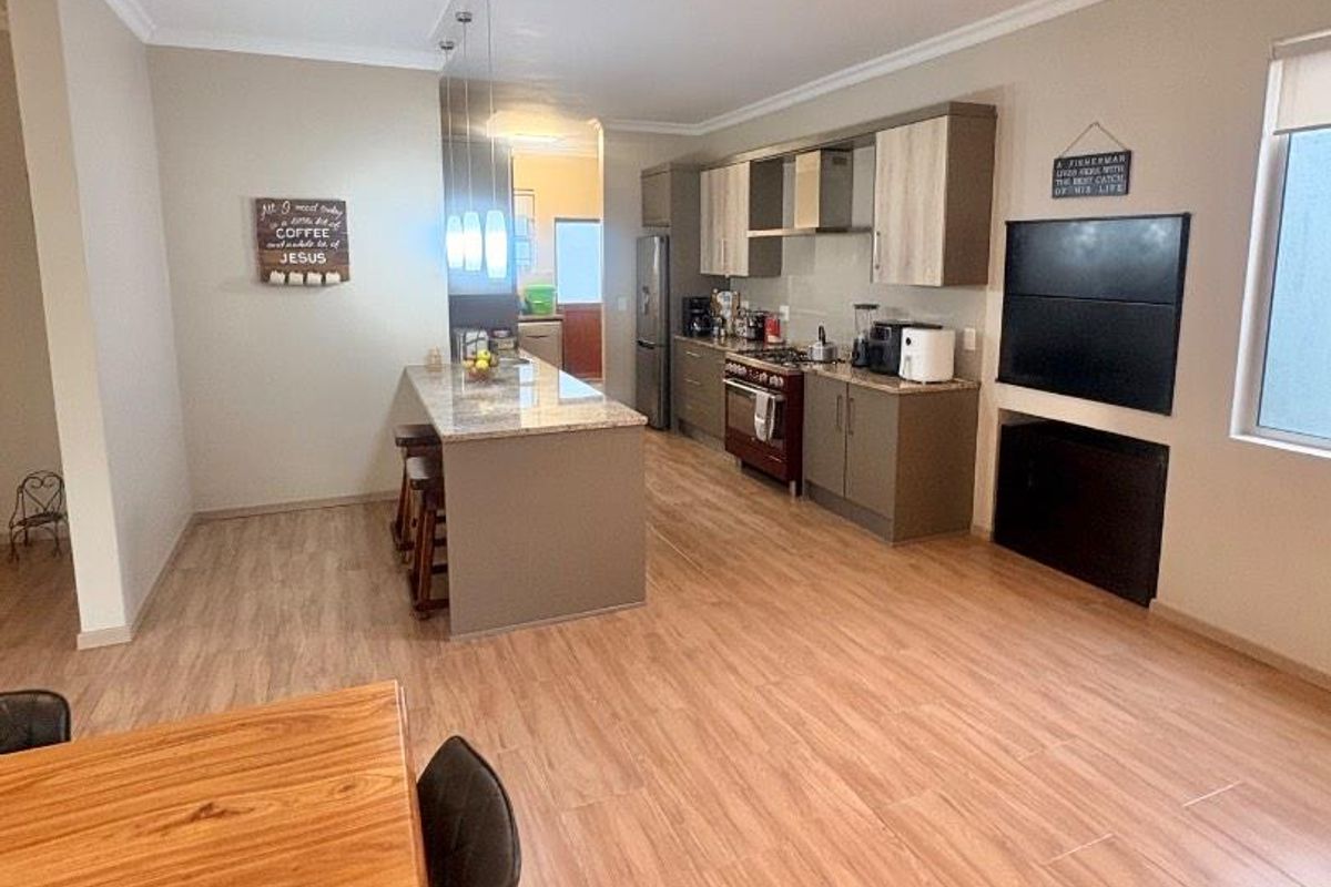 Furnished 3x Bedrooms House To Rent in Long Beach - Photo 3