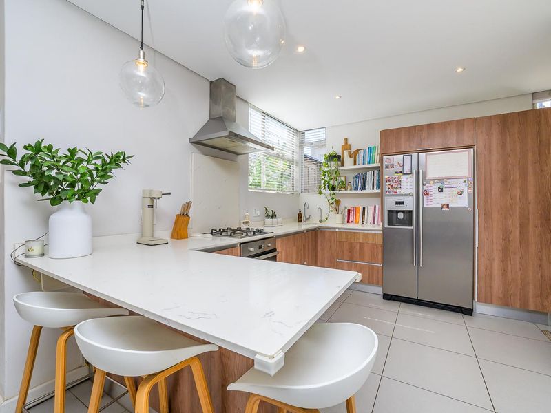 Modern 3 Bedroom Townhouse | Walk to Umhlanga Village | Private Pool | Exclusive Mandate - Photo 4