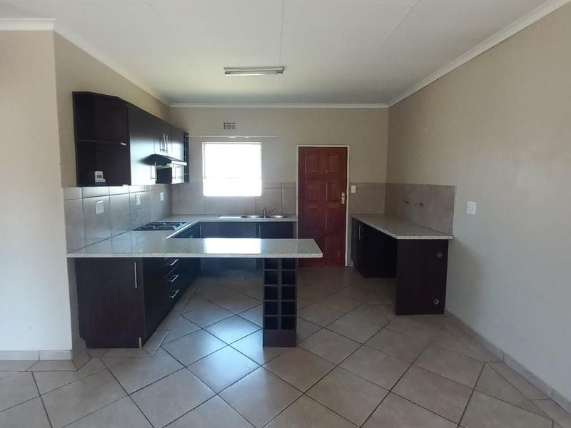2Bed, 2Bath Townhouse in Riversdale, Meyerton. - Photo 3