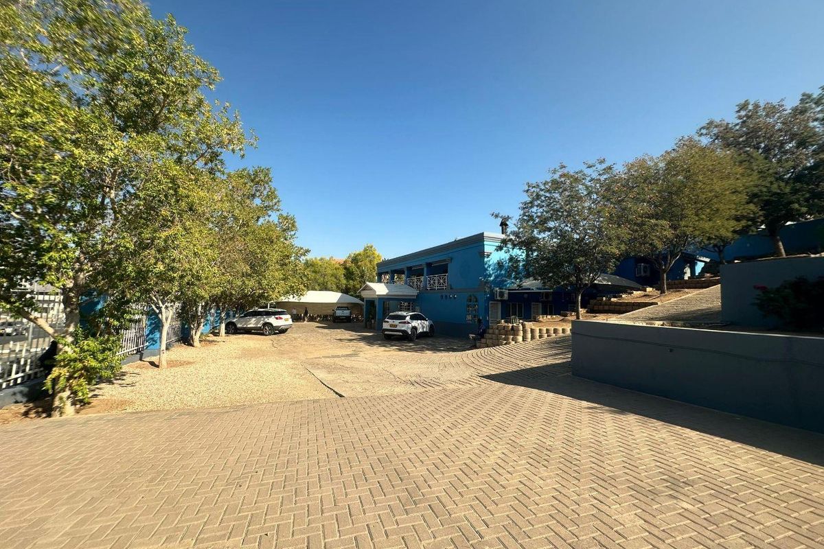 🏡 Spacious Double-Storey Commercial Property for Sale - Photo 2