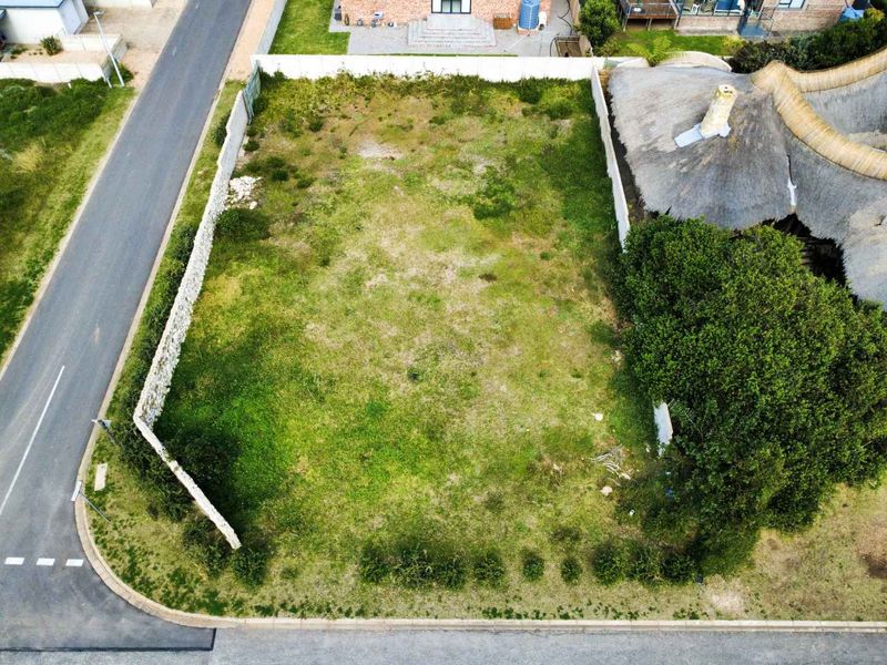 Level stand for sale in secure neighbourhood. - Photo 2