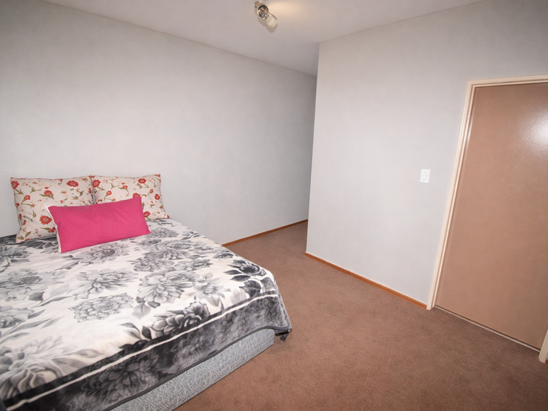 Ground Floor Unit in Secure Complex - Photo 8