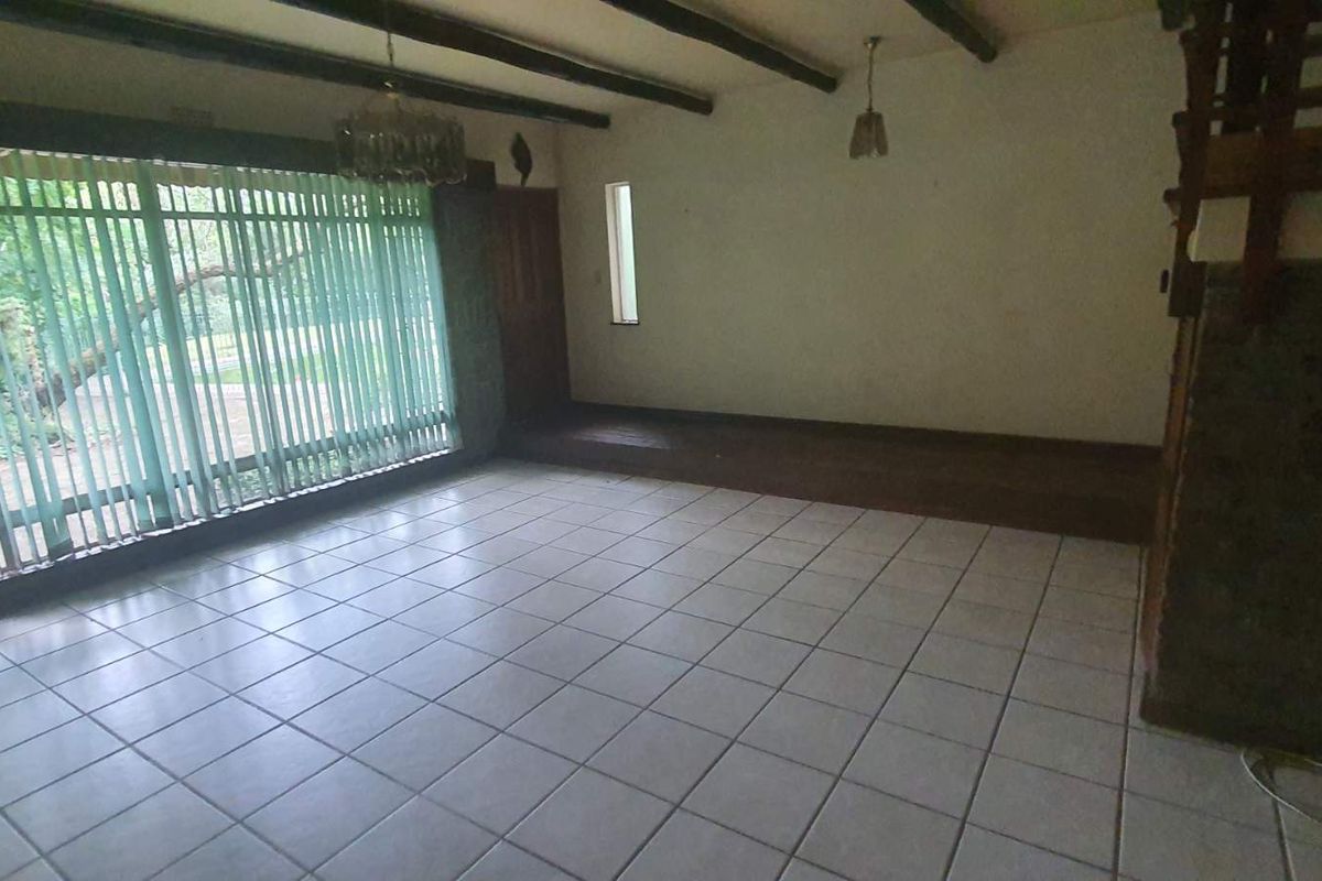 FOR THE EXTENDED FAMILY - 1 SEPARATE DWELLINGS, VARIOUS OUTBUILDINGS, BOREHOLE AND MORE! - Photo 5