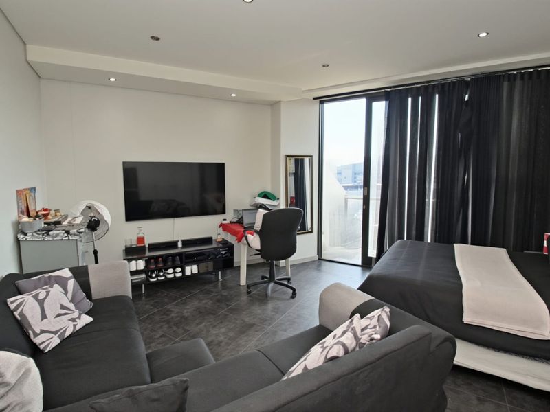 Modern Bachelor Apartment For Sale - Photo 6