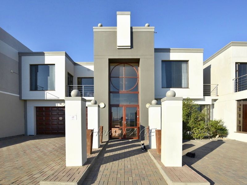 Lagoon, Walvis Bay:  9 Bedroom Home Opposite Lagoon is for Sale - Photo 3