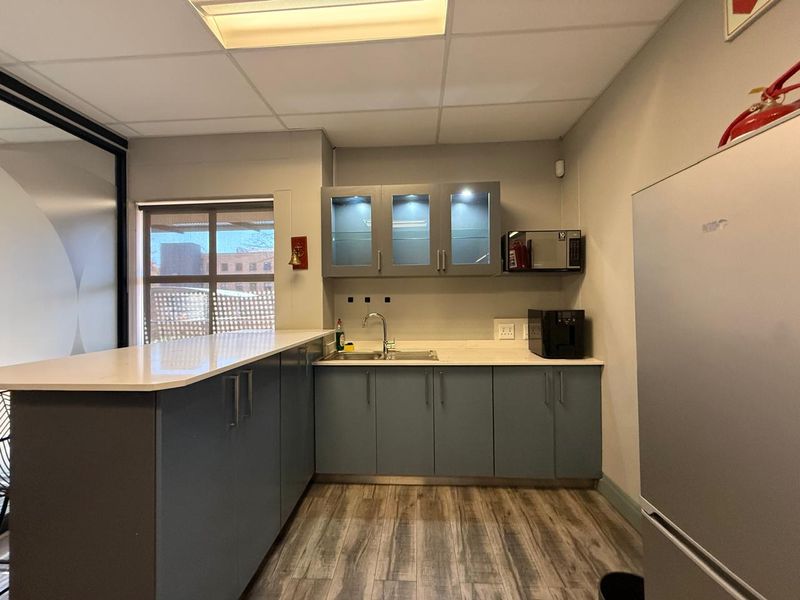 Office Space to Let – 16 Fricker Road, Illovo - Photo 9