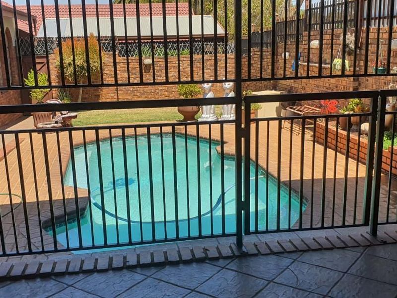 Eight bedrooms house for sale in Mountain View - Photo 6