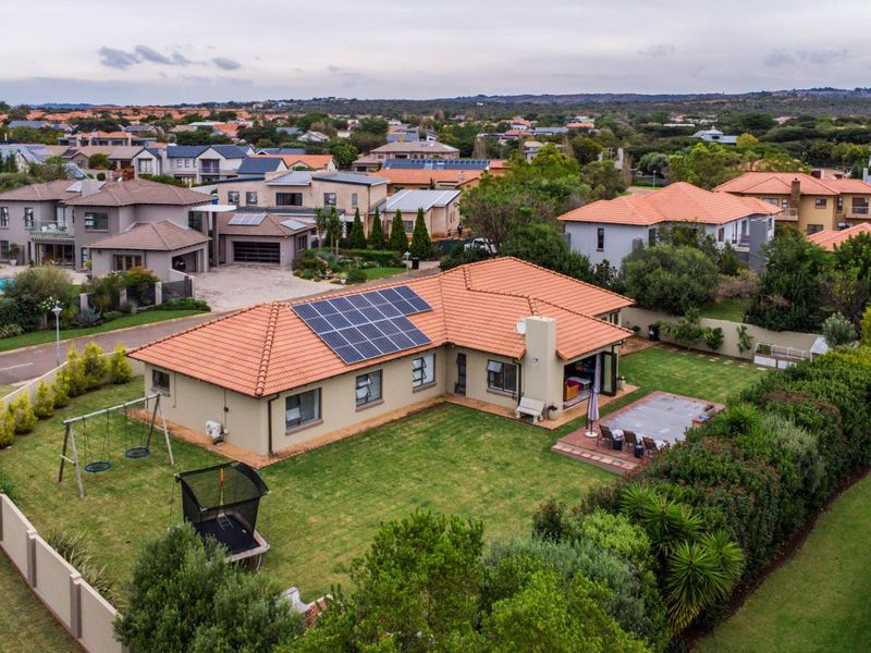 Charming Four-Bedroom Family Home in The Ridge Estate - Photo 4