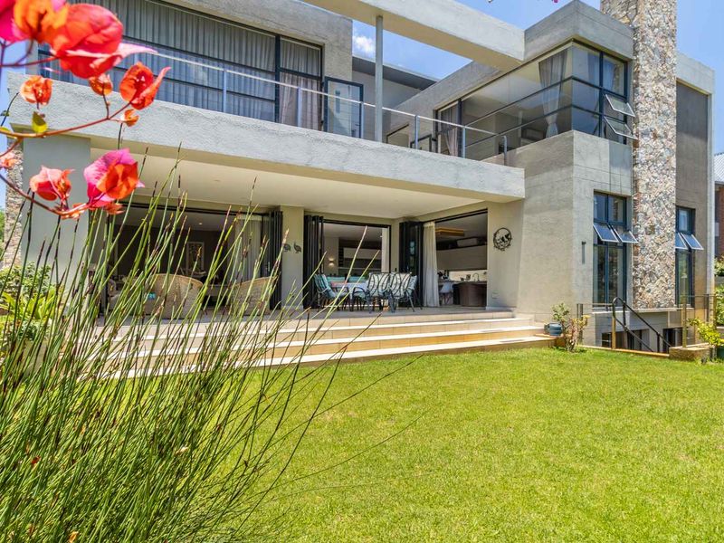 A prime positioned family home - Photo 2