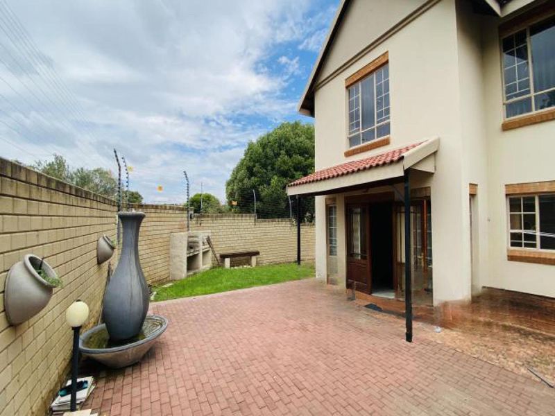BROOKLANDS LIFESTYLE SECURITY ESTATE: 3 BEDROOM TOWNHOUSE - Photo 5