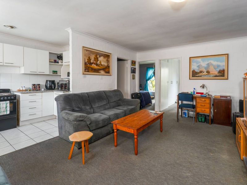 Comfortable two-bedroom apartment located in Diep River. - Photo 3