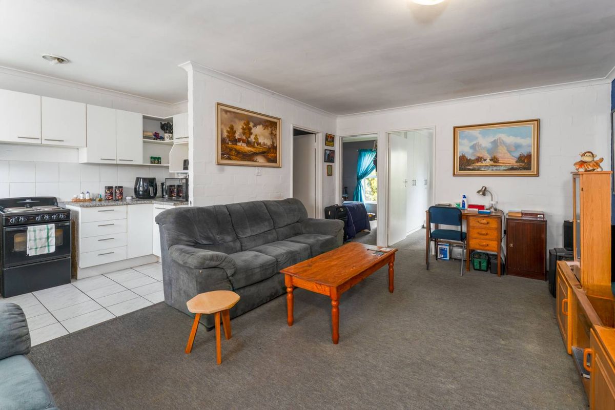 Comfortable two-bedroom apartment located in Diep River. - Photo 3