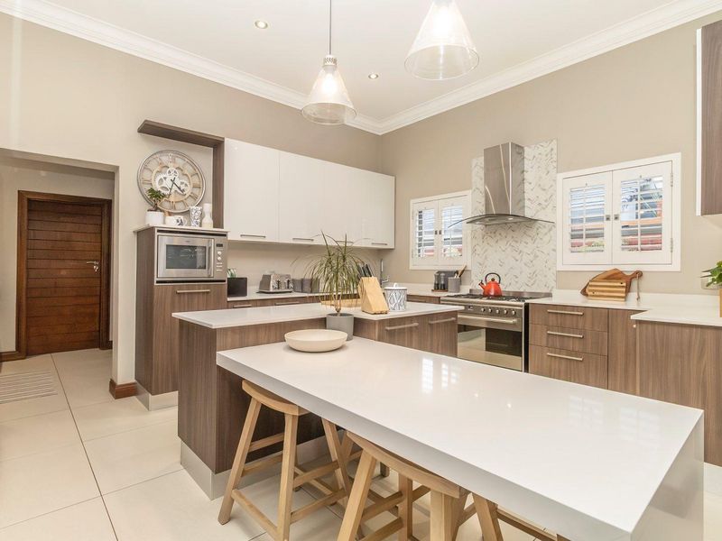 Where timeless design meets family living - Photo 8