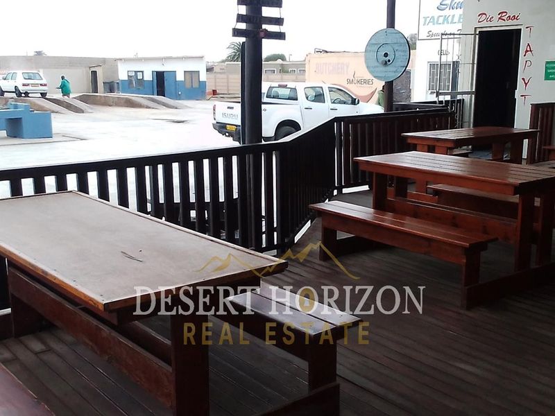 HENTIES BAY, CENTRAL | PUB AND GRILL FOR SALE - Photo 2
