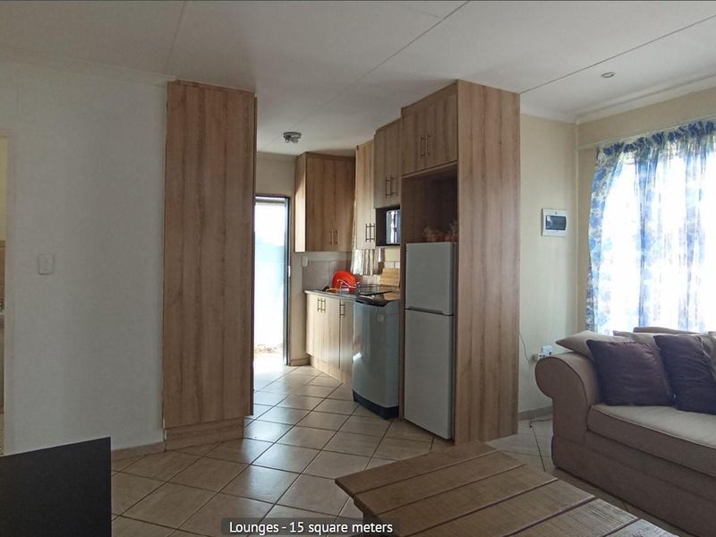 2 Bedroom, 1 Bathroom House for Sale in Andeon - Photo 4