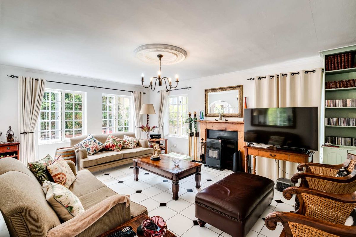 Lived in and loved dearly! - Photo 5