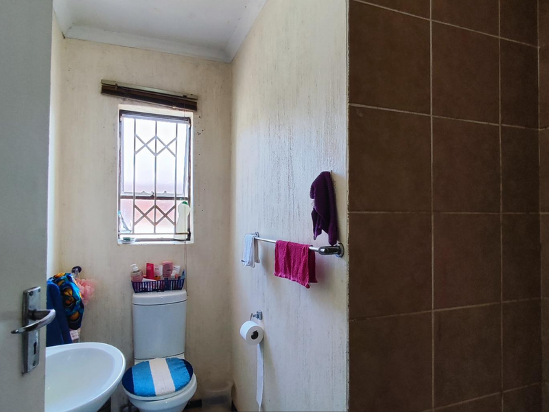 House in Sharon Park Lifestyle Estate up for grabs - Photo 8