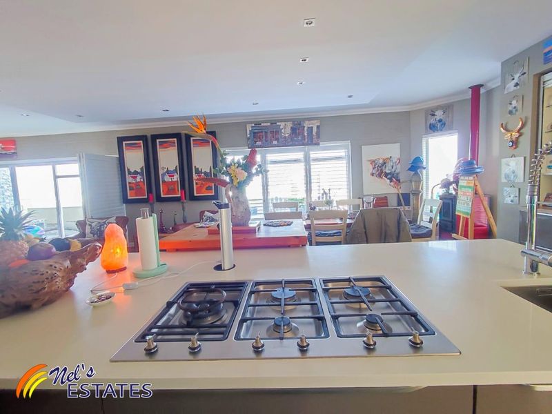 5 BEDROOM SEAFRONT HOME, MILE 4 SWAKOPMUND. - Photo 5