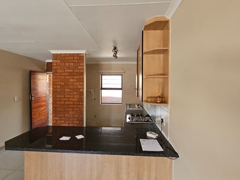 Apartment For Sale in Florentia, Alberton - Photo 10