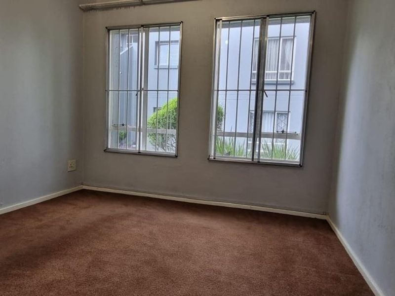 3 Bedroom Apartment for sale in Verwoerdpark - Photo 5