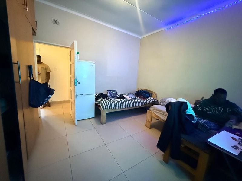 🎓🏡 INVEST IN STUDENT ACCOMMODATION – EARN FROM DAY ONE! 🏡🎓WHK WEST - Photo 9