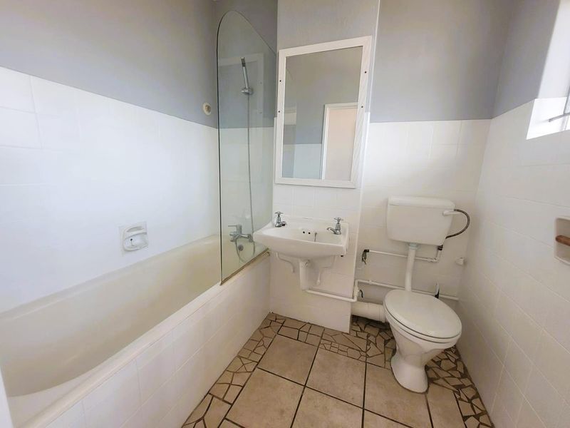 **Charming 1.5-Bedroom Apartment with Stunning Views in Durban** - Photo 10