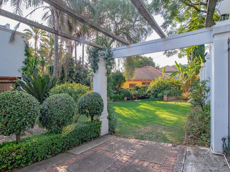 Large Cape Dutch style home in Sterrewag. - Photo 6