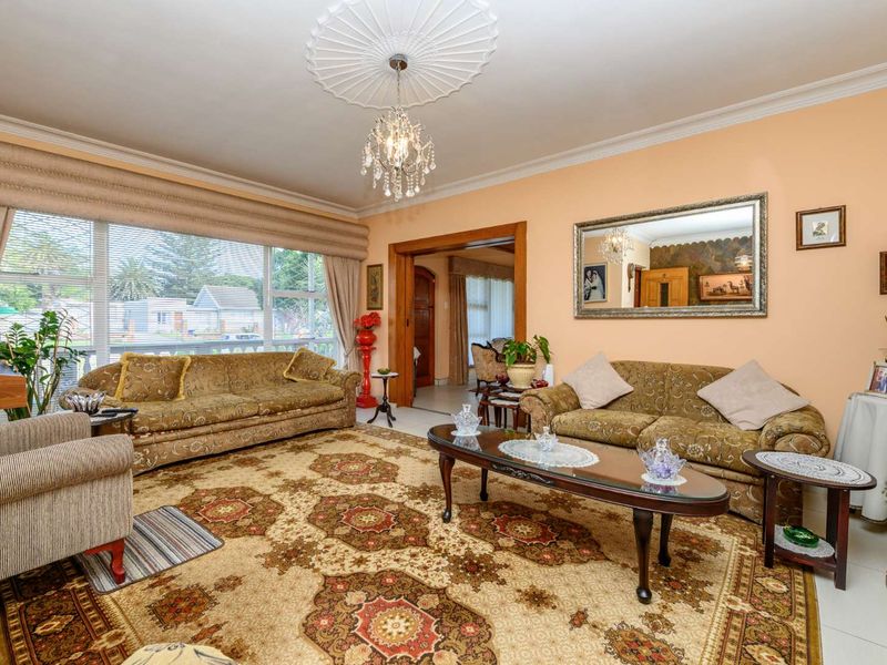 New Release in Linton Grange - Immaculate Family Home! Ready To Move In! - Photo 3