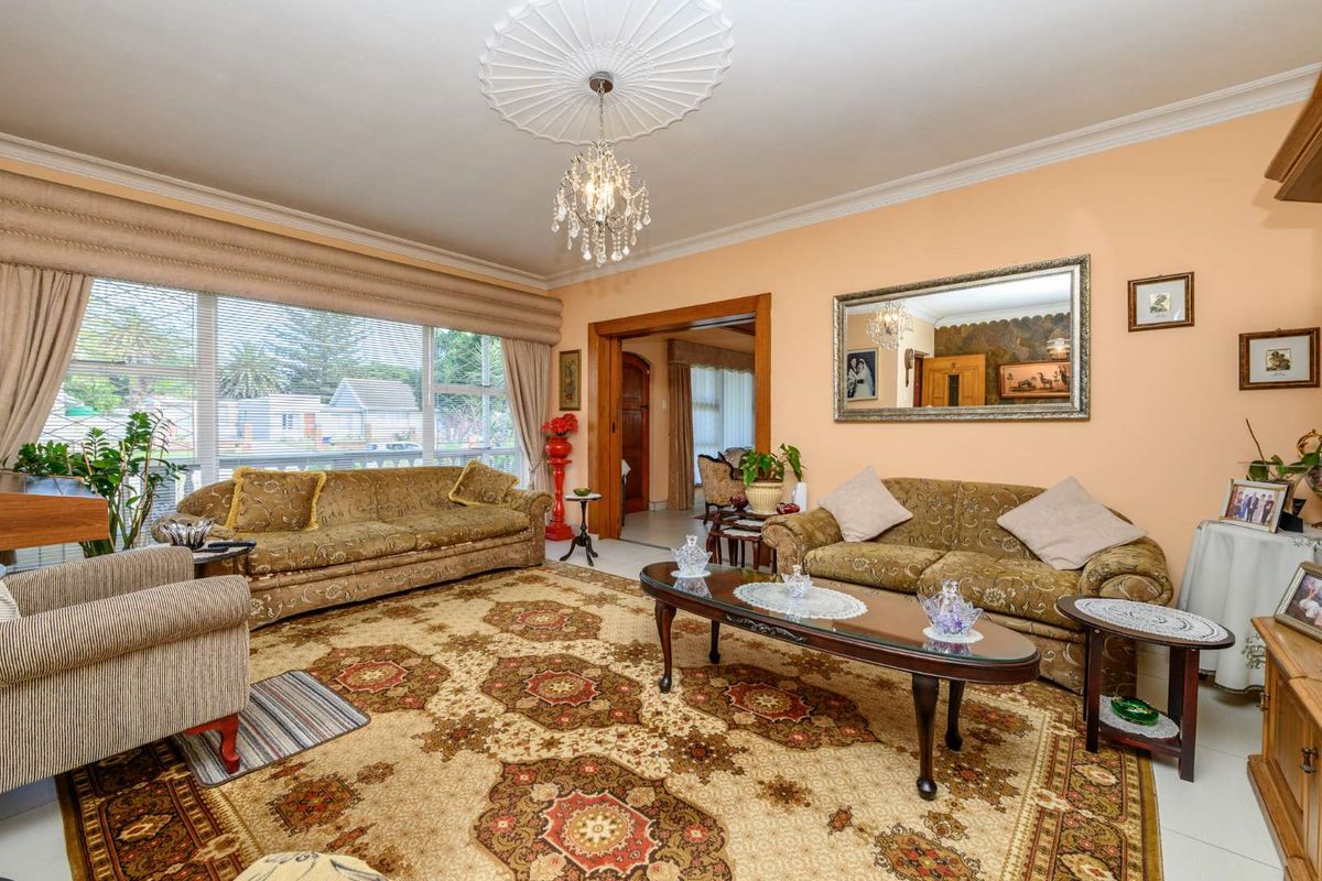 New Release in Linton Grange - Immaculate Family Home! Ready To Move In! - Photo 3