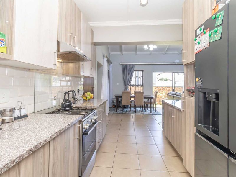 Warning: One viewing and you’re moving in! - Photo 5