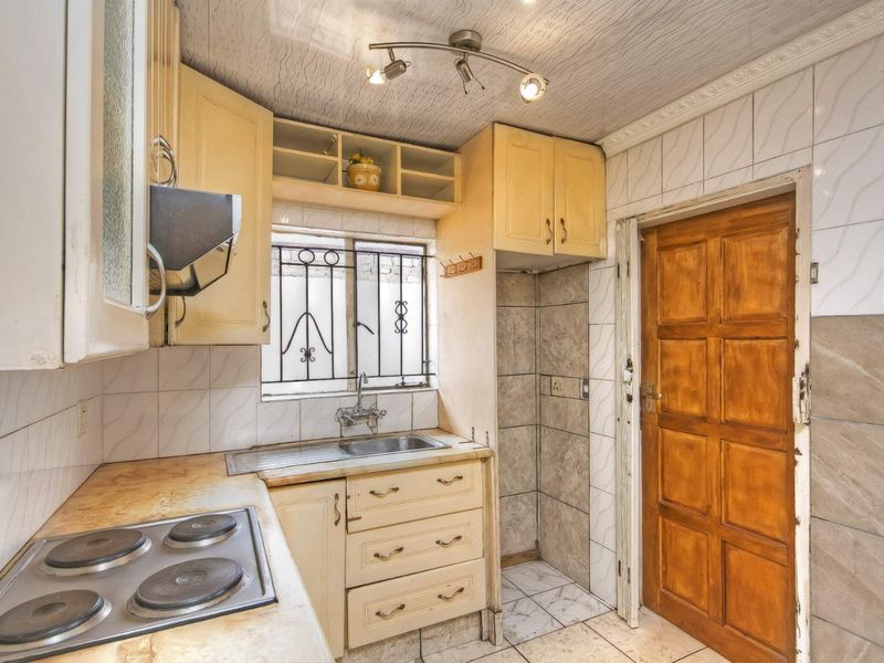 Charming Family Home for Sale in Kagiso Ext 8 - Photo 5