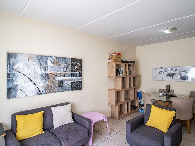 Charming 2-Bedroom Apartment in Prime Location - Photo 7