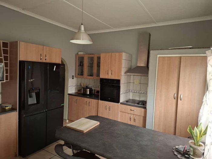 Property #2487291, House For Sale in Pioniers Park