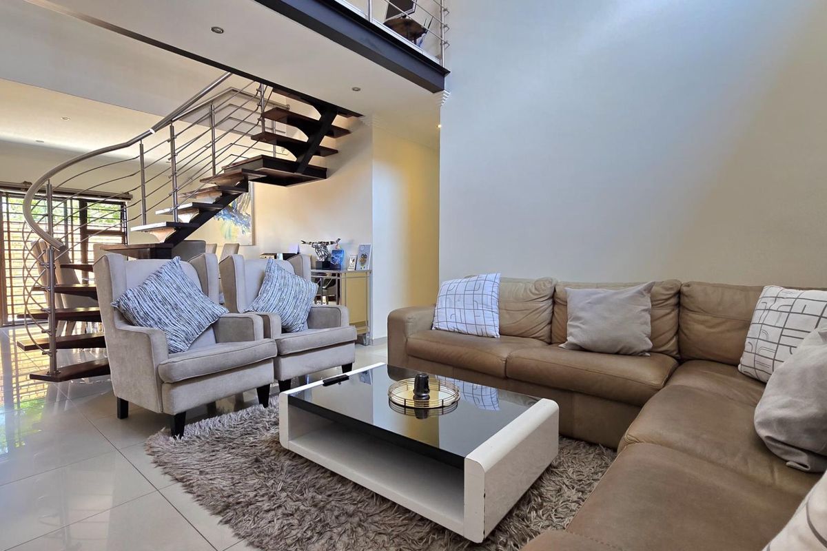 3 Bedroom Townhouse for Rent in New Redruth Alberton - Photo 2