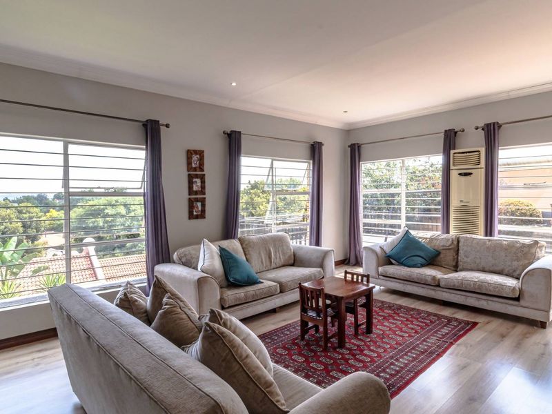 Spacious Five‐Bedroom Residence Offering Ample Family Living and Perfect for Entertainment - Photo 9