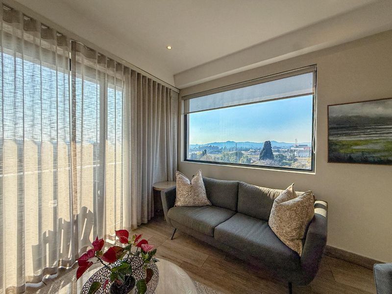 Classy Dual-Income Investment with Panoramic Views | Fully Furnished | Flexible Airbnb Layout | R2,495,000 excl. VAT - Photo 9