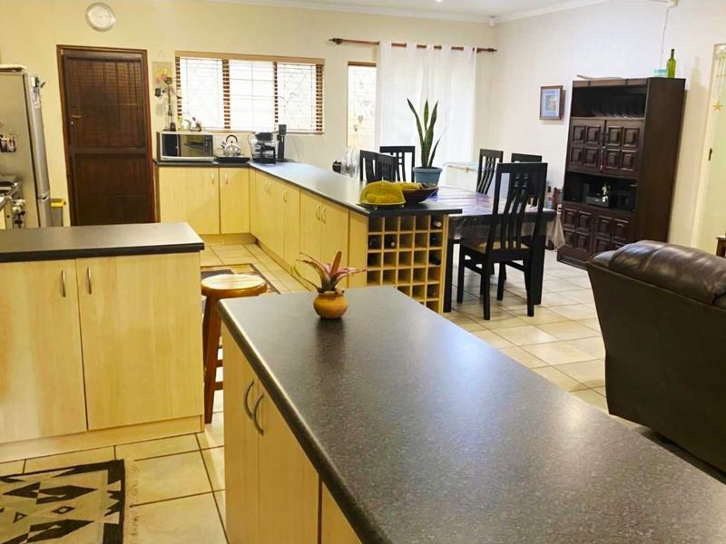 Escape city life to a coastal gem nestled in lush greenery on the KZN South Coast - Photo 6