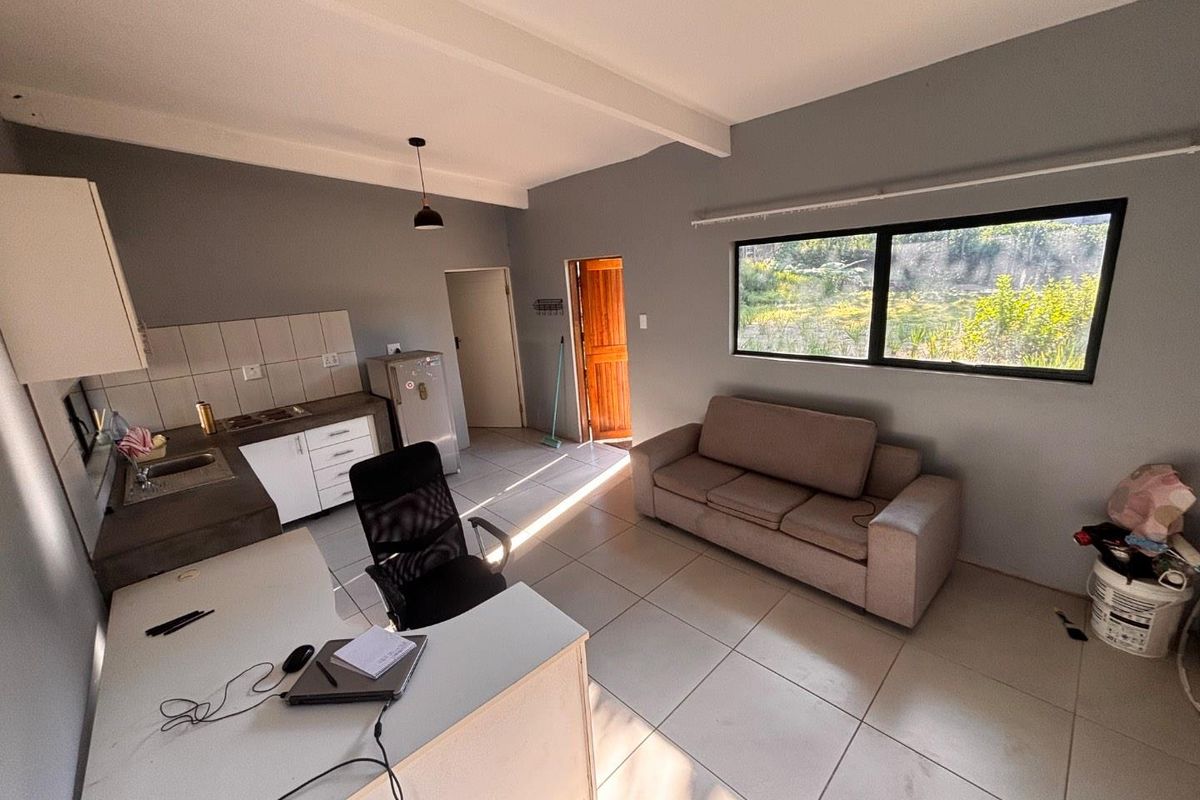 1 Bedroom Bachelor up for Rental - Photo 3