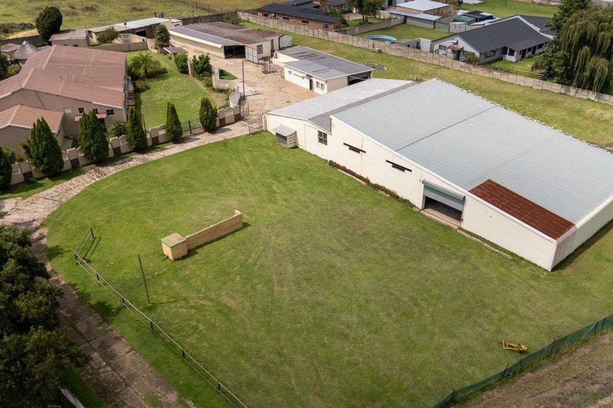 MIXED USE AGRICULTURAL HOLDING WITH WAREHOUSE & MULTIPLE DWELLINGS - Photo 4